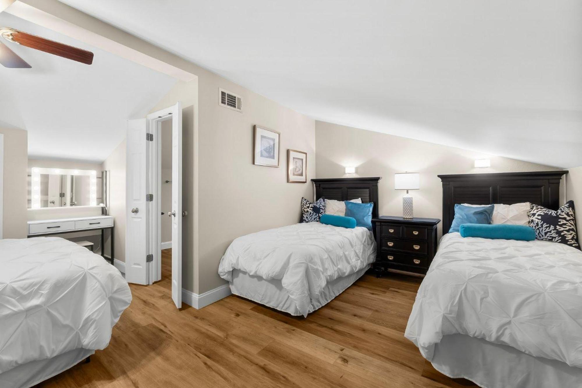דסטין Seacove 7E 2 Bedroom Condo מראה חיצוני תמונה